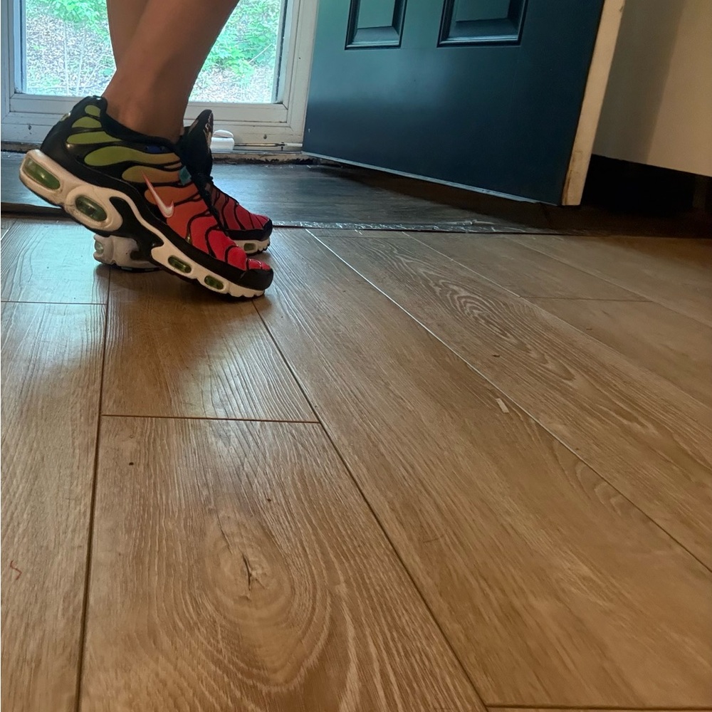 Nike Red and Green Sneakers with Iconic Design - Picture 16 of 16